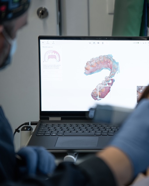 Odontoiatria digitale, implantologia e check-up odontoiatrico nello Studio Dentistico del Dr. Filippo Maria De Luca a Mozzagrogna, vicino Lanciano (CH), con diagnosi digitale e percorsi di cura personalizzati.